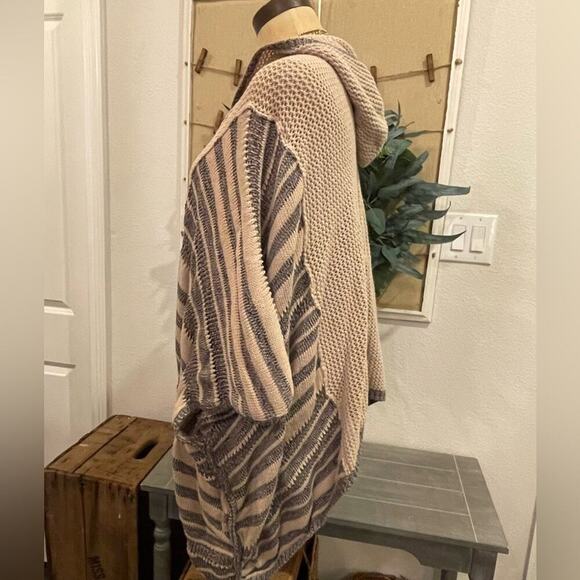 BCBGeneration Tan/Navy Knit Cardigan Hoodie Sweater OS - Picture 3 of 5
